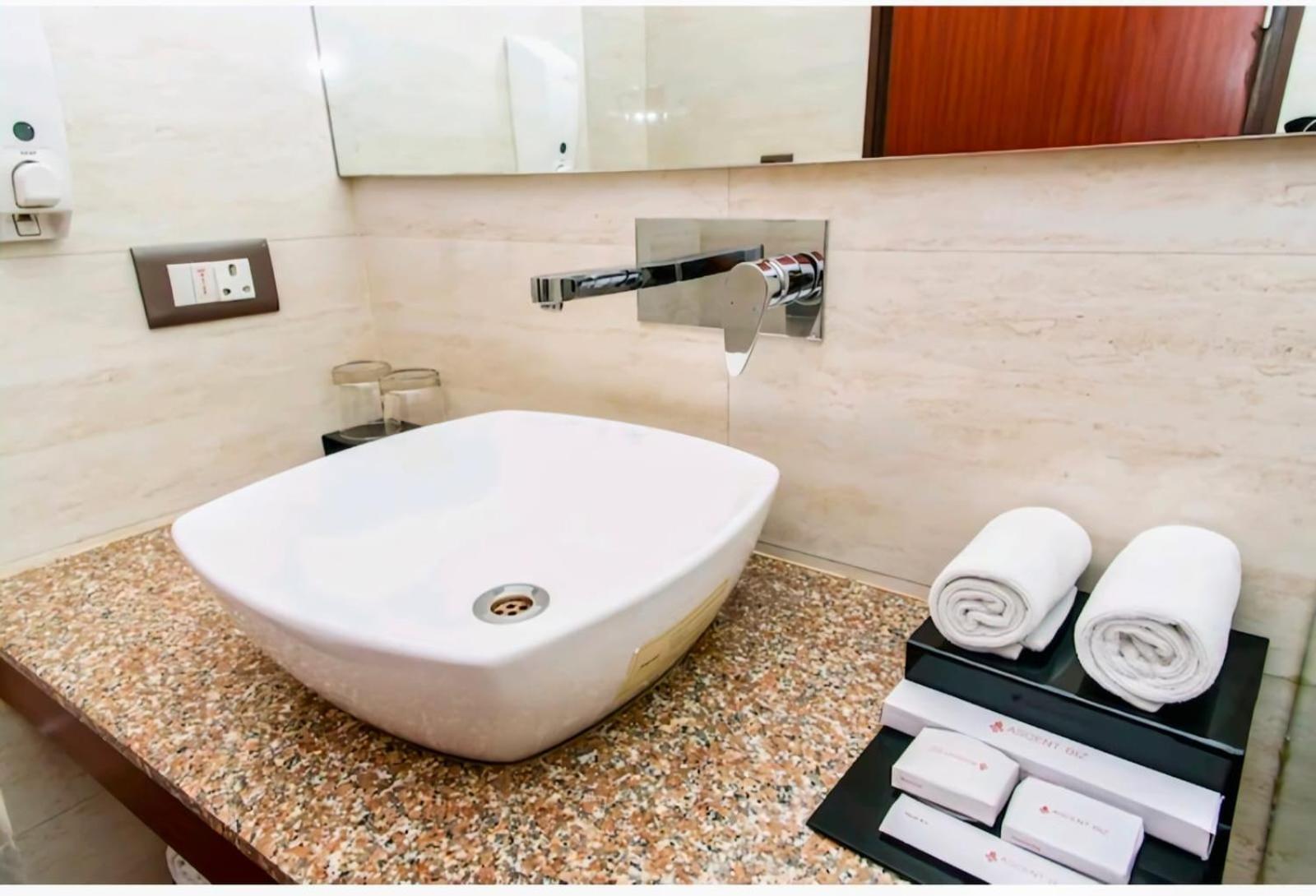 Hotel Konark A Family Stay Aerocity New Delhi Exterior photo